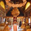 Внутренне убранство современной церкви в монастыре
